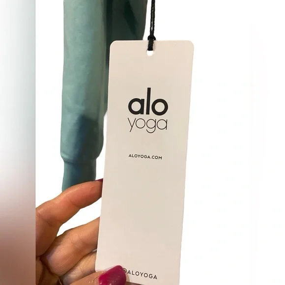 15. NWT Alo Yoga double take pullover Size S - Picture 4 of 5